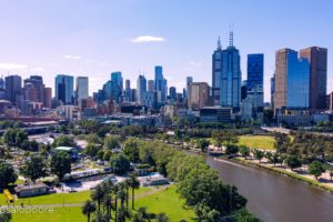 Vista aérea da cidade de Melbourne pelo Alexandra Gardens